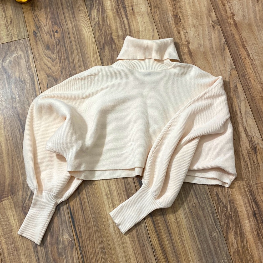 Cropped turtle neck